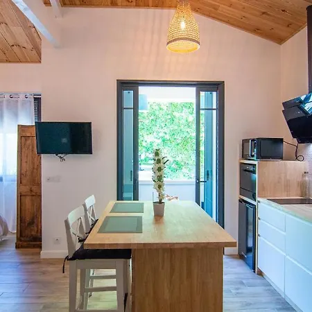 Welcom Apparts-chic Et Intimiste-100m Du Port Apartment